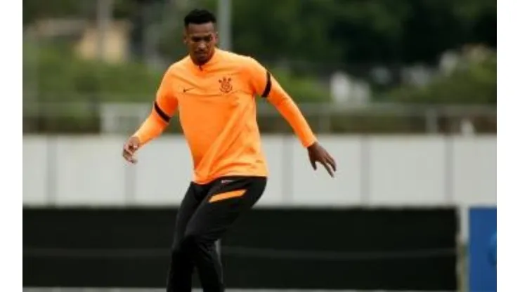 Jornalista surpreende e causa 'polêmica' ao comparar atacante do Atlético com Jô, ex-Corinthians