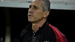 Thiago Ribeiro/AGIF/ "Só faz o gol quem finaliza"; Jorginho é sincero sobre partida do Atlético-GO na Copa do Brasil.