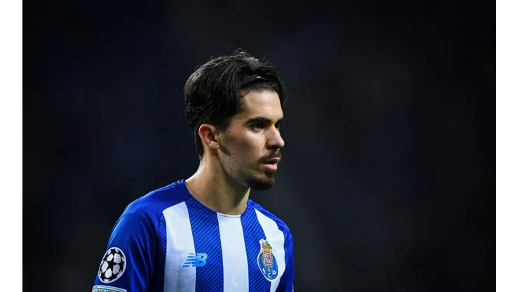 Foto: Octavio Passos/Getty Images | Venda de Vitinha ao PSG pode aproximar meia do SPFC ao Porto