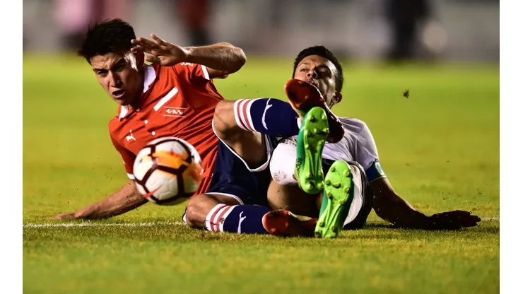 Foto: Amilcar Orfali/Getty Images - Gaibor (à esquerda) atuou também no Independiente, de Avellaneda, antes de ir ao Del Valle