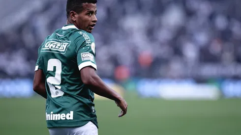 Agif/Ettore Chiereguini - Maguinho sofreu pênalti jogando pelo Goiás.