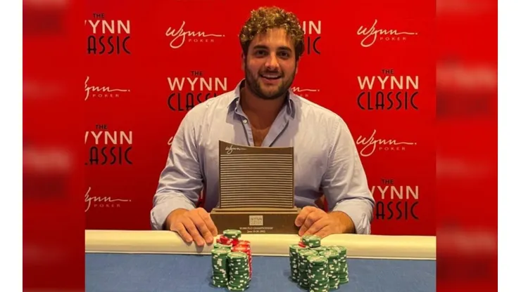 João Simão ficou com nova forra em Las Vegas (Foto: Reprodução Twitter oficial João Simão)