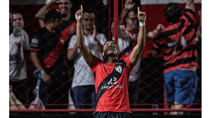 Foto: Heber Gomes/AGIF | Airton celebrou a vitória e o gol marcado