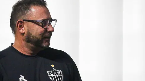 Foto: Fernando Moreno/AGIF - Turco Mohamed: técnico confirmou a saída de defensor do Galo