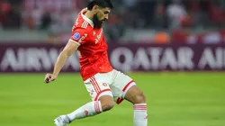 Pedro H. Tesch/AGIF - Sem certeza de Bruno, Inter corre para não perder outro defensor.