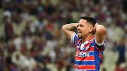 Kely Pereira/AGIF. O lance não marcado em cima de Yago Pikachu poderia ter mudado os rumos da partida