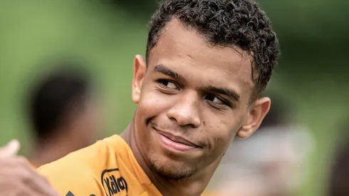 Foto: Ivan Storti/Santos FC/Divulgação - Sandry: volante ficou entre os reservas na partida com o Juventude