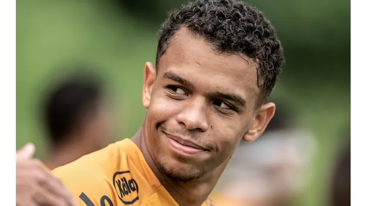 Foto: Ivan Storti/Santos FC/Divulgação - Sandry: volante ficou entre os reservas na partida com o Juventude