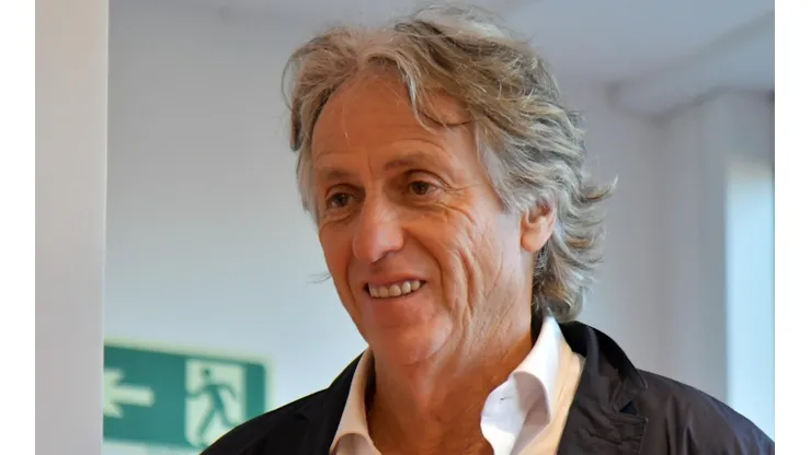 Foto: Thiago Ribeiro/AGIF - Jorge Jesus também está no páreo.