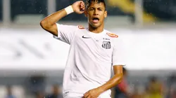 Ricardo Saibun/AGIF. Neymar deixou o Santos em 2013 rumo ao Barcelona