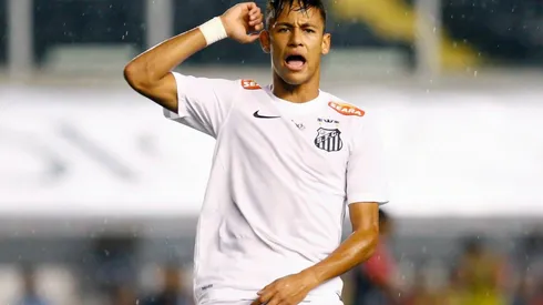 Ricardo Saibun/AGIF. Neymar deixou o Santos em 2013 rumo ao Barcelona