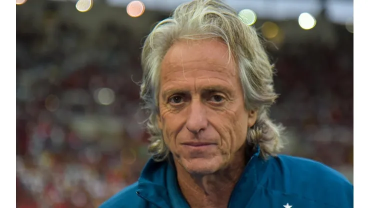 Foto: Thiago Ribeiro/AGIF - Jorge Jesus: português quer contar com a revelação do Coritiba no Clube turco