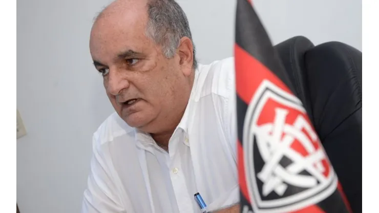 Gilberto Junior/Bocão News. Alexi Portela vê boa gestão do Vitória, mas recursos escassos para ajudar o Clube a se reerguer.