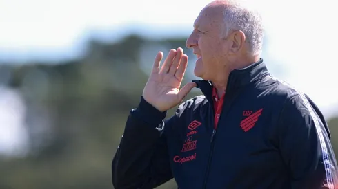 Foto: José Tramontin/athletico.com.br/Divulgação - Felipão: medalhão chega ao Athletico para ser treinador e diretor