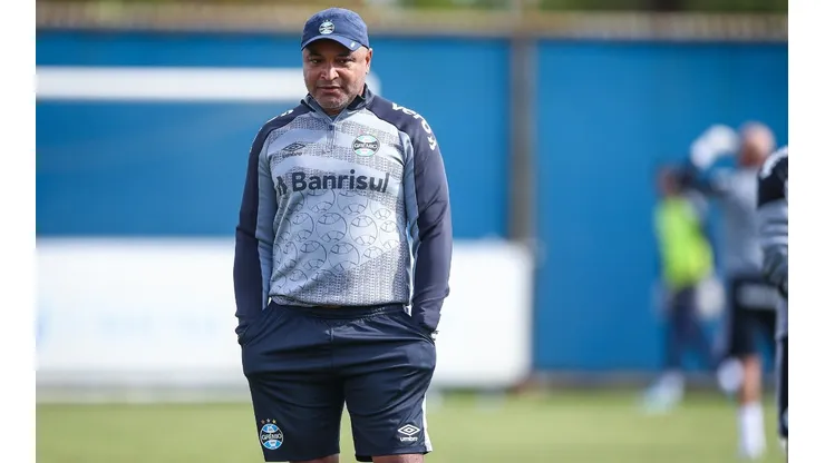 Roger Machado teve preocupação com três titulares fora de treino