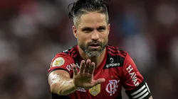 Foto: Thiago Ribeiro/AGIF - Diego não poupou desafeto da imprensa do RJ e chamou a atenção no Fla nesta 3ª