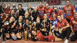 O Sesi-Bauru conquistou o título da Copa Brasil pela primeira vez — Foto: Sávio Pereira/Inovafoto/CBV