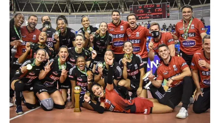 O Sesi-Bauru conquistou o título da Copa Brasil pela primeira vez — Foto: Sávio Pereira/Inovafoto/CBV