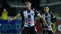 Foto: (Joao Vitor Rezende Borba/AGIF) - Leandro Vilela deixou uma vaga aberta no Operário Ferroviário após se transferir para o Guarani