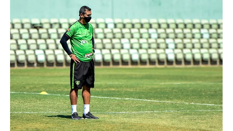 Técnico Marquinhos Santos terá o reforço de mais um atacante no elenco