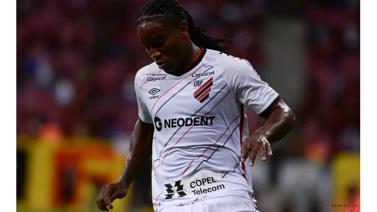 Créditos: Fabio Wosniak/athletico.com.br - Daniel Cruz (foto) é um dos mais cotados de Valentim para iniciar o Athletiba