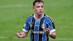 Foto: Fernando Alves/AGIF | Pepê foi revelado pelo Foz do Iguaçu