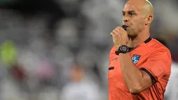 Foto: Thiago Ribeiro/AGIF | O jogo foi comandado pelo árbitro Grazianni Maciel Rocha