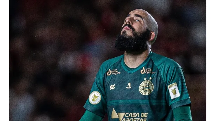 Foto: Heber Gomes/AGIF | Danilo não tem previsão de quando retornará aos gramados