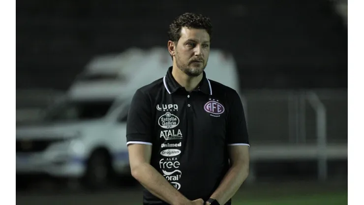 Foto: (Flickr Oficial Ferroviária/Jonatan Dutra/Ferroviária SA) - Elano avaliou o atual momento da Ferroviária no Campeonato Paulista