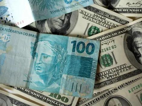 Dólar recua e marca queda em relação ao real; moeda americana está caindo pela 6ª semana consecutiva