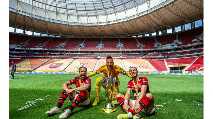 Com "velha guarda" puxando a fila, Flamengo vem de nove títulos nos últimos três anos; Rubro-Negro disputa mais uma decisão neste domingo (20), diante do Atlético-MG
