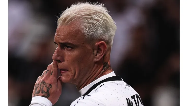 - Guedes com a camisa do Corinthians