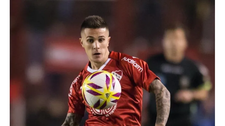 Bustos foi revelado pelo Independiente, da Argentina - Foto: TF-Images/Getty Images.