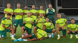 Foto: Divulgação/Palmeiras. O time titular reunido para foto em preparação para o primeiro confronto pela taça do Mundial