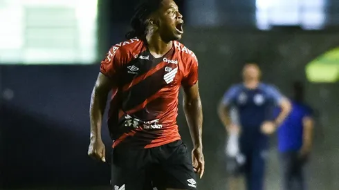 Foto: José Tramontin/athletico.com.br/Divulgação - Daniel Cruz: decisivo, atacante garantiu o empate do Furacão