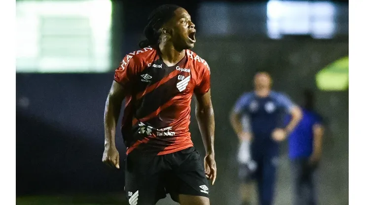 Foto: José Tramontin/athletico.com.br/Divulgação - Daniel Cruz: decisivo, atacante garantiu o empate do Furacão