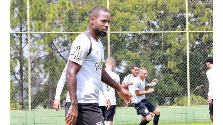 Divulgação/Ponte Preta. Dedé em treinamento com o elenco alvinegro