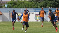 Divulgação/São Caetano. Elenco de 2022 treinando pelo Azulão.