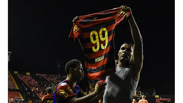 Foto: Divulgação/Twitter Oficial Sport - Mikael renderá cerca de R$ 21 milhões ao Sport, mas pode voltar da Itália antes do previsto