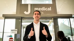 Vlahovic passou por exames médicos na Juventus nesta sexta-feira (28)