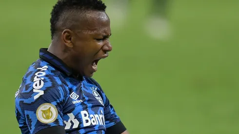 Foto: Pedro Vilela/Getty Images - Campaz escapou de sondagens nesta janela e vê Villasanti com perigo de sair do Grêmio