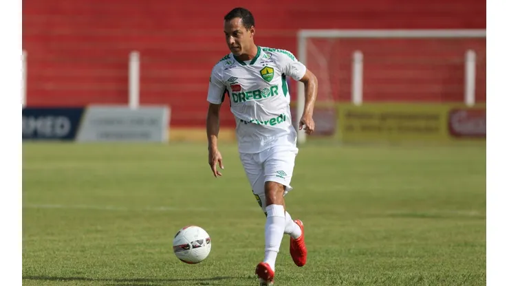 Rodriguinho em ação com a camisa do Cuiabá (Foto: AssCom Dourado)