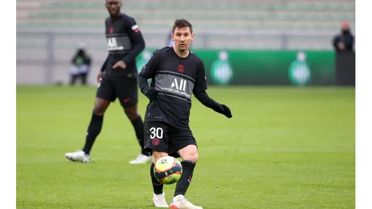 Messi voltou à ação após um mês parado