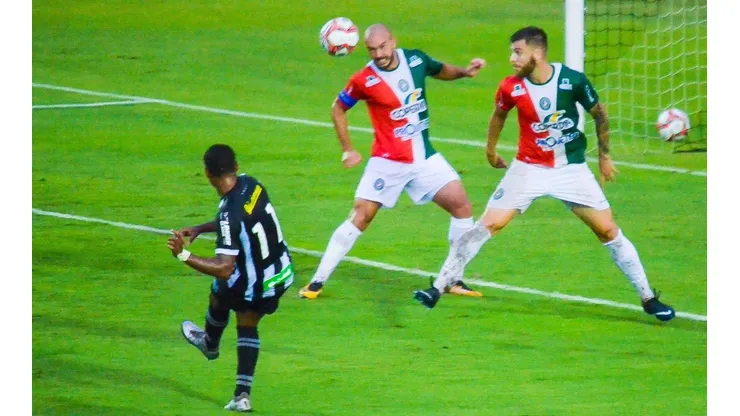 Foto: Robson Mafra/AGIF - Brener é um dos novos reforços do Paraná para a temporada