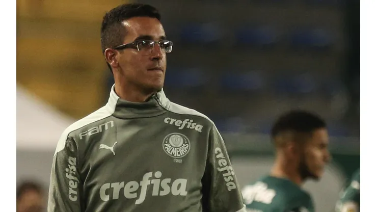 Foto: Ettore Chiereguini/AGIF | Pela primeira vez Paulo Victor Gomes teve o time completo