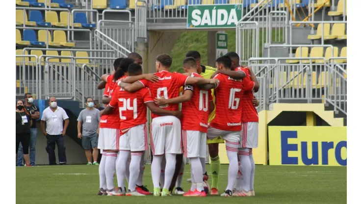 Foto: Twitter Oficial do Internacional - Meninos do Inter antes do jogo comntra a Portuguesa na Copinha