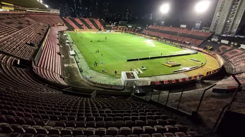 Foto: (Rafael Vieira/AGIF) - A Ilha do Retiro está passando por mudanças de revitalização, e a torcida do Sport está ajudando