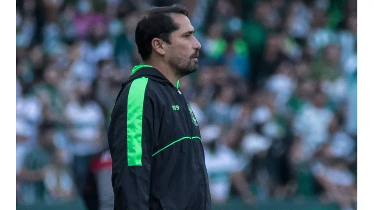 Foto: Robson Mafra/AGIF - Zagueiro chega a pedido de Gustavo Morínigo ao Coxa
