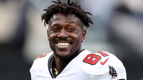 Antonio Brown deixou o campo no meio da partida e foi dispensado pelos Buccaneers no último domingo (Getty Images)