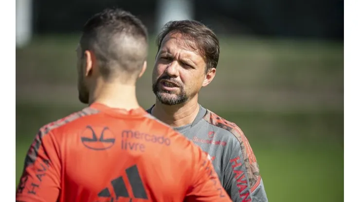 Foto: Alexandre Vidal / CRF - Maurício Souza confessou decepção com temporada ruim de Éverton Ribeiro pelo Flamengo